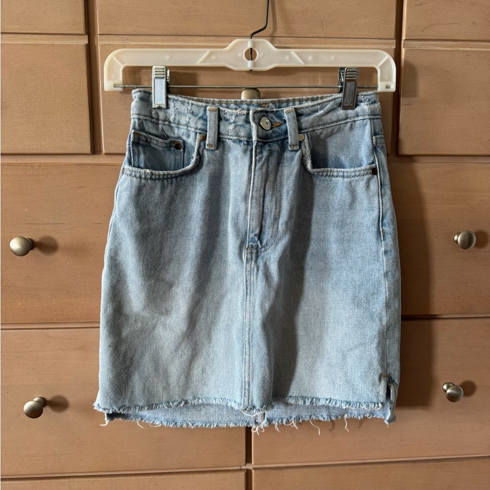 H&M | Blue Frayed Edge Mini Skirt Casual Size 2